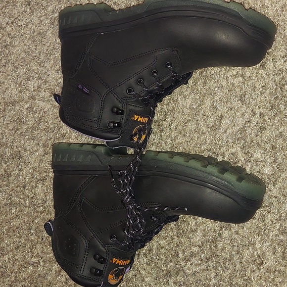 Strong boot shoes for women. - Picture 2 of 4